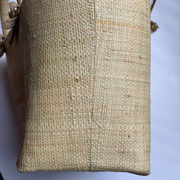 Small Basket With Bows - Picture 3 of 6